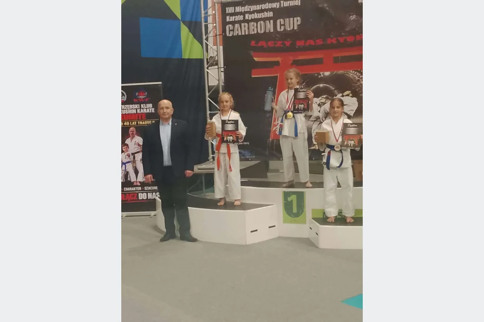 8 medali karateków ARS Limanowa – JONIEC Team na międzynarodowym turnieju CARBON CUP - zdjęcie 9