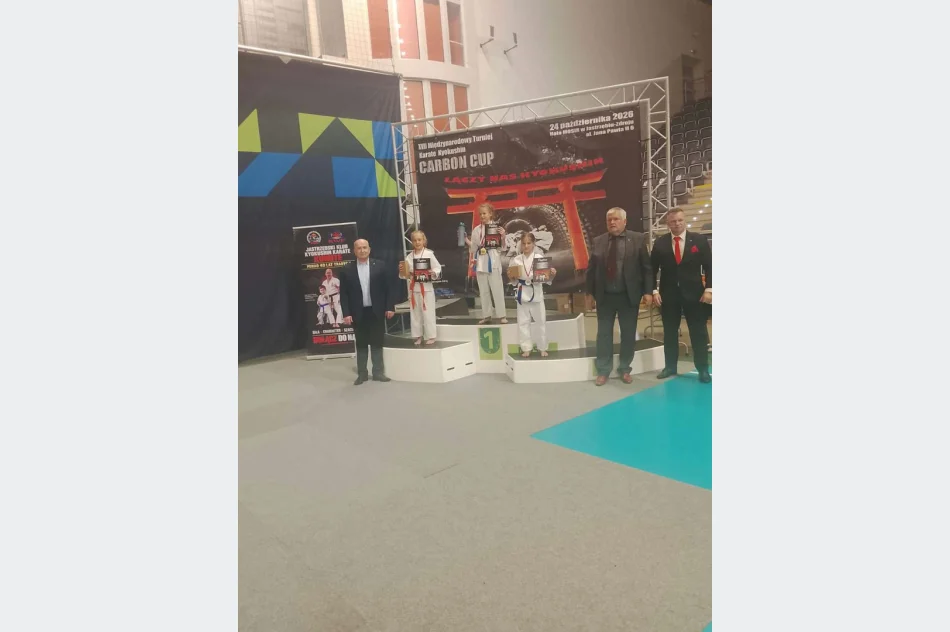 8 medali karateków ARS Limanowa – JONIEC Team na międzynarodowym turnieju CARBON CUP - zdjęcie 10