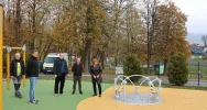 Odbiór zmodernizowanego placu zabaw przy ul. Spacerowej - zdjęcie 3