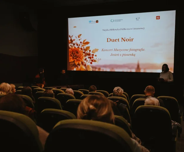 „Muzyczne fotografie. Jesień z piosenką” w limanowskiej bibliotece - Zdjęcie główne