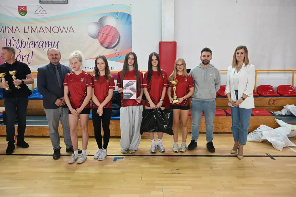 Męcina 2 i Młynne zwycięzcami Mistrzostw Gminy Limanowa w Koszykówce 3x3 Młodzieży Szkolnej - zdjęcie 13