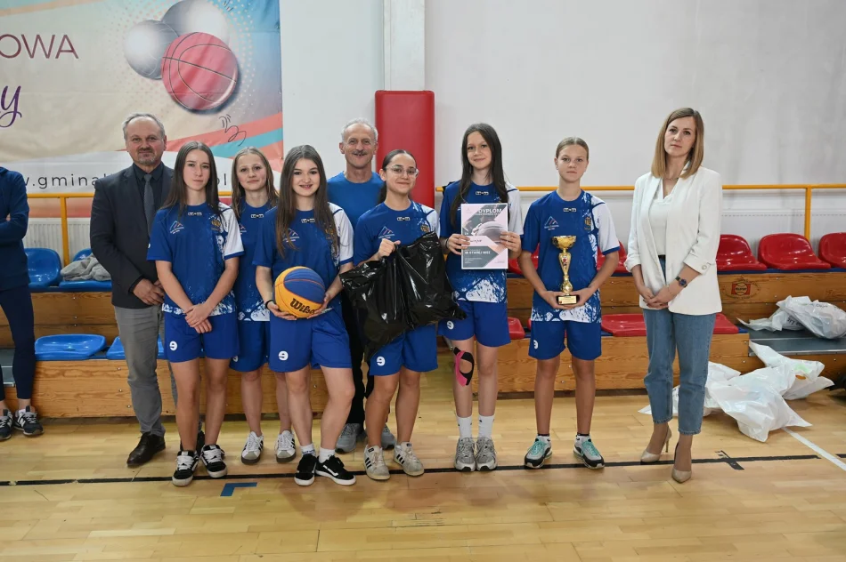 Męcina 2 i Młynne zwycięzcami Mistrzostw Gminy Limanowa w Koszykówce 3x3 Młodzieży Szkolnej - zdjęcie 14