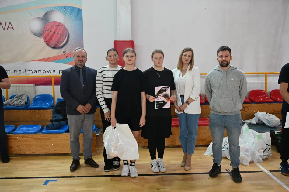 Męcina 2 i Młynne zwycięzcami Mistrzostw Gminy Limanowa w Koszykówce 3x3 Młodzieży Szkolnej - zdjęcie 20