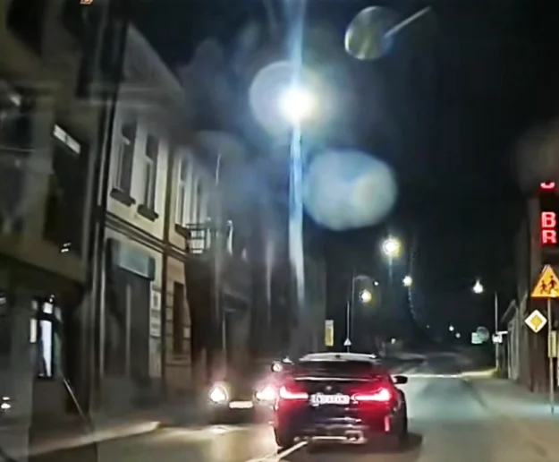 BMW w poślizgu podczas wyprzedzania. O włos od zderzenia (WIDEO) - zdjęcie główne