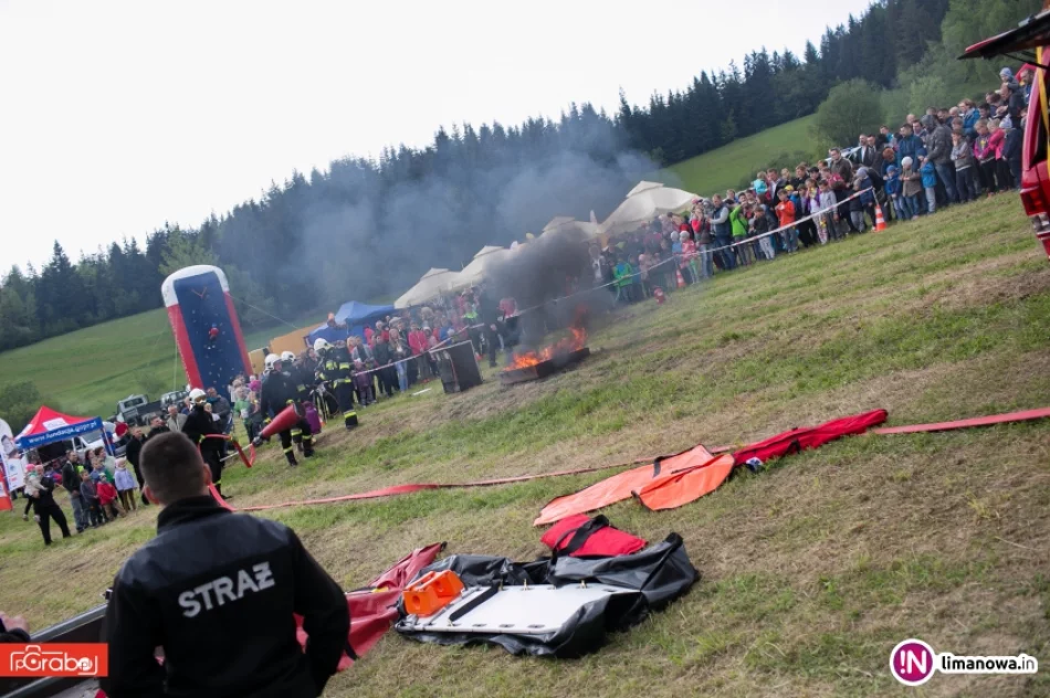 Powiatowy Dzień Dziecka w Zalesiu - zdjęcie 2