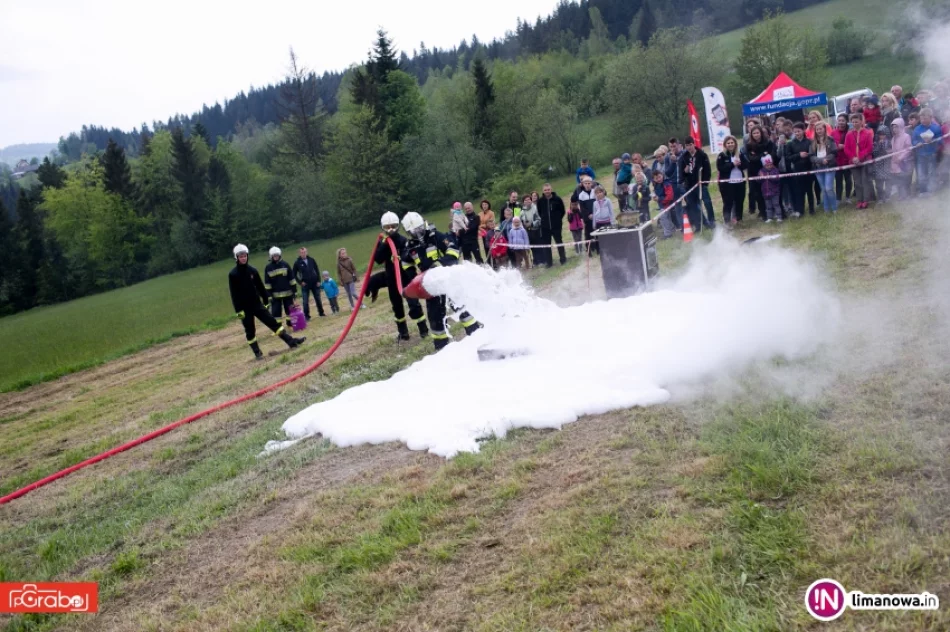 Powiatowy Dzień Dziecka w Zalesiu - zdjęcie 6