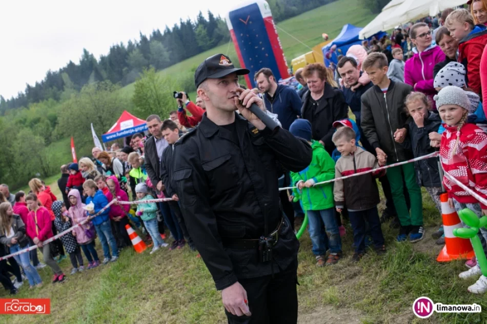 Powiatowy Dzień Dziecka w Zalesiu - zdjęcie 7