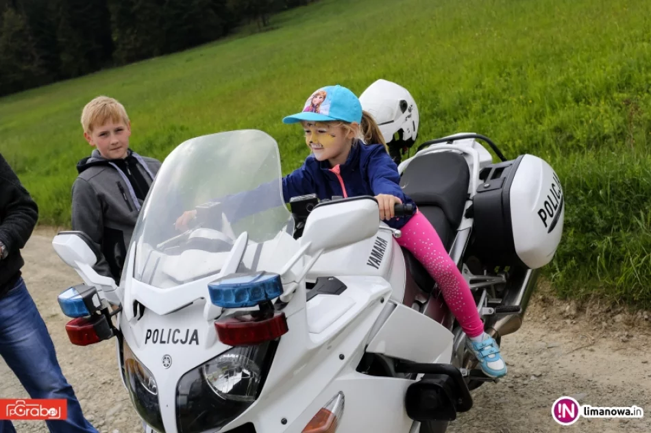 Powiatowy Dzień Dziecka w Zalesiu - zdjęcie 16