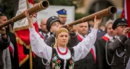 Mieszkańcy uczcili rocznicę uchwalenia Konstytucji 3 Maja (zdjęcia i wideo) - zdjęcie 1