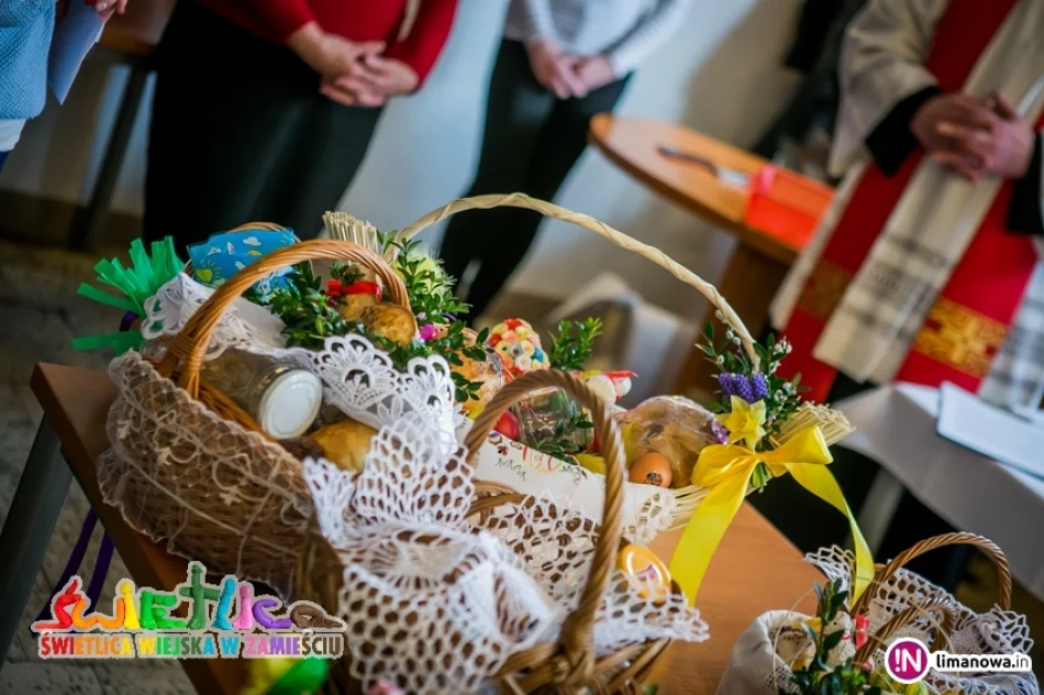 Święcenie pokarmów w Świetlicy Wiejskiej w Zamieściu - zdjęcie 2