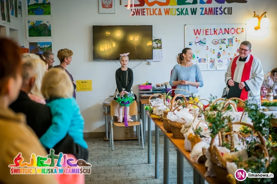 Święcenie pokarmów w Świetlicy Wiejskiej w Zamieściu - zdjęcie 4