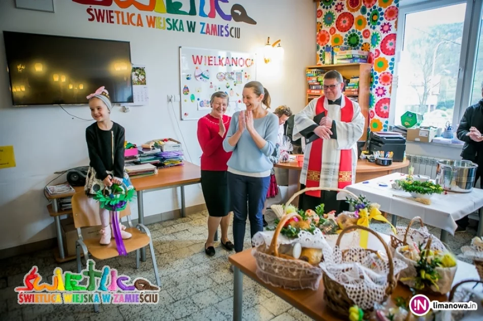 Święcenie pokarmów w Świetlicy Wiejskiej w Zamieściu - zdjęcie 6