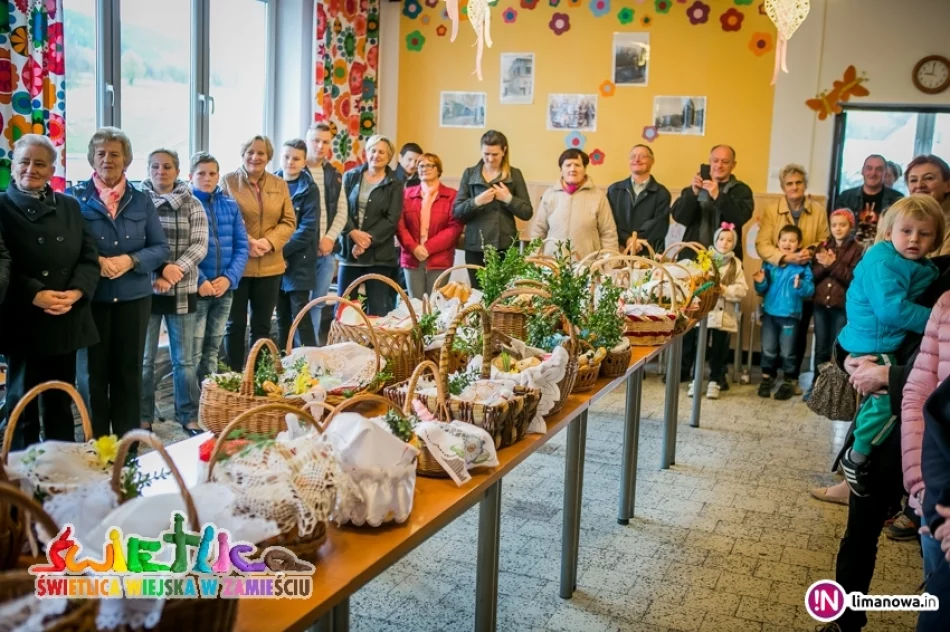 Święcenie pokarmów w Świetlicy Wiejskiej w Zamieściu - zdjęcie 7