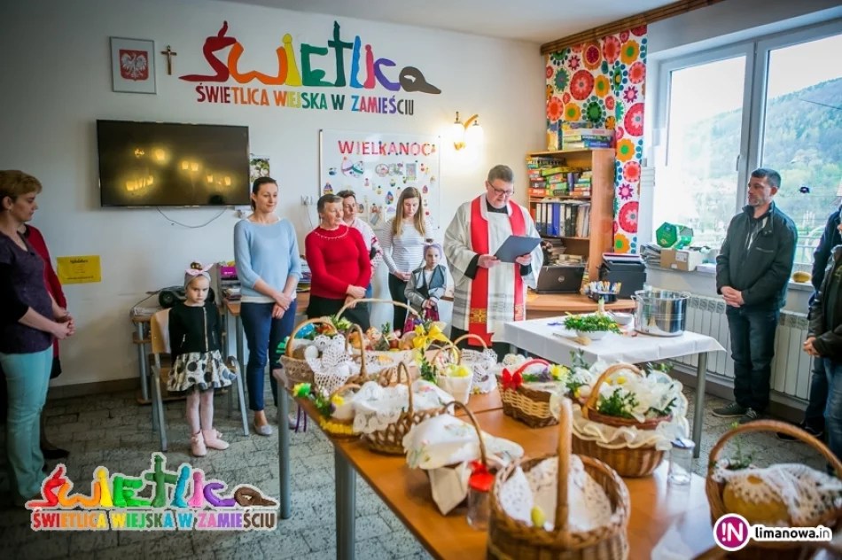 Święcenie pokarmów w Świetlicy Wiejskiej w Zamieściu - zdjęcie 10