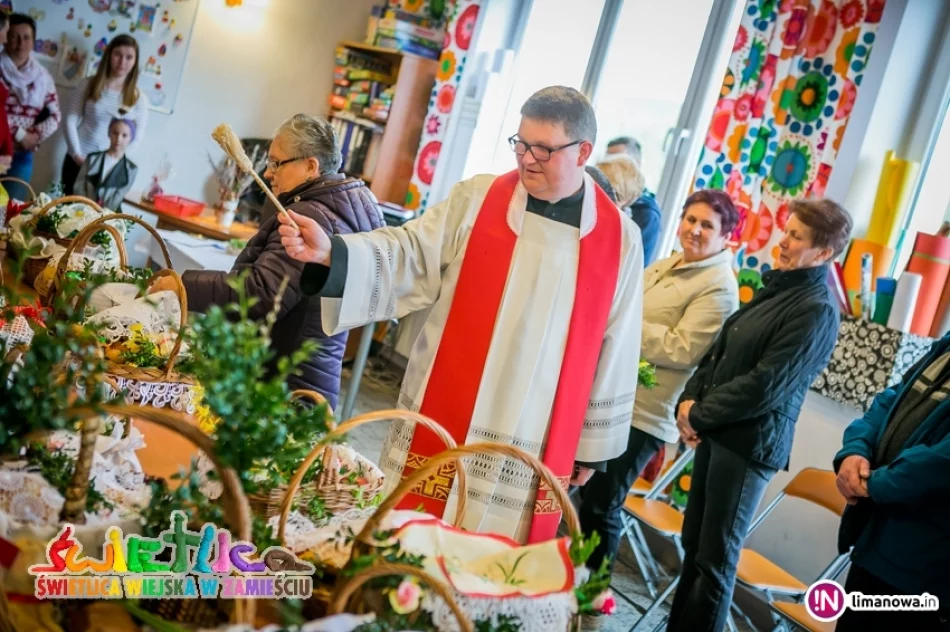 Święcenie pokarmów w Świetlicy Wiejskiej w Zamieściu - zdjęcie 18