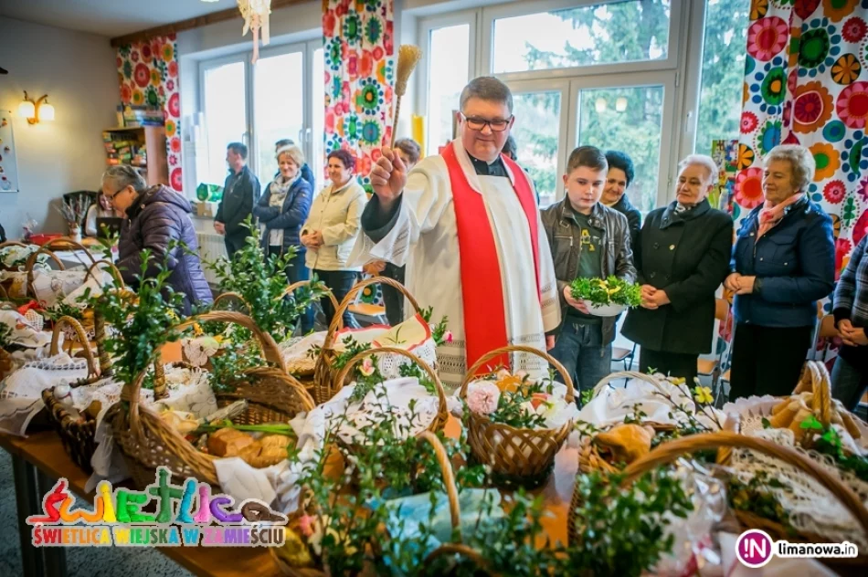 Święcenie pokarmów w Świetlicy Wiejskiej w Zamieściu - zdjęcie 20