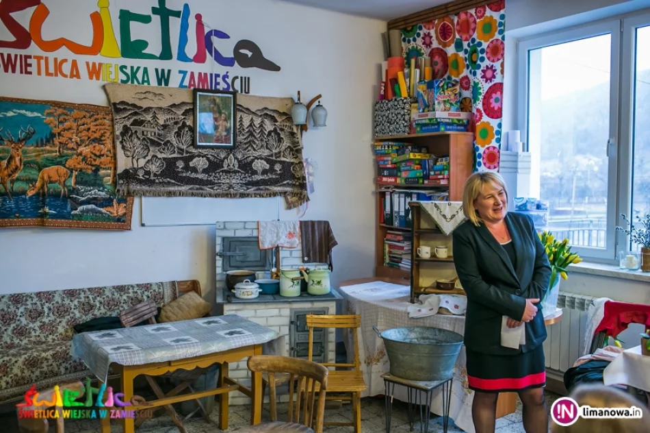 Dzień Kobiet w Śwetlicy Wiejskiej w Zamieściu - 2017 - zdjęcie 6