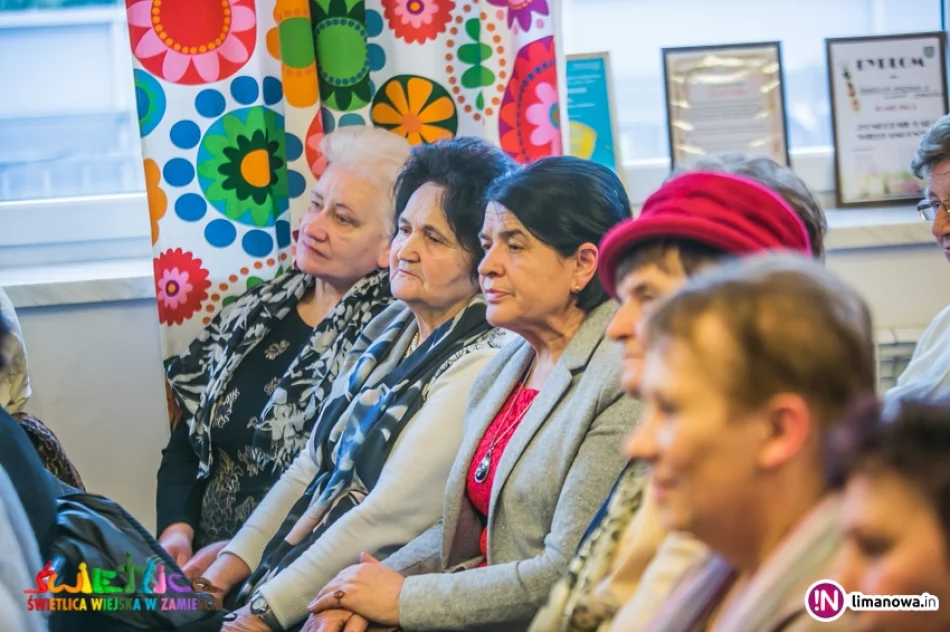 Dzień Kobiet w Śwetlicy Wiejskiej w Zamieściu - 2017 - zdjęcie 8