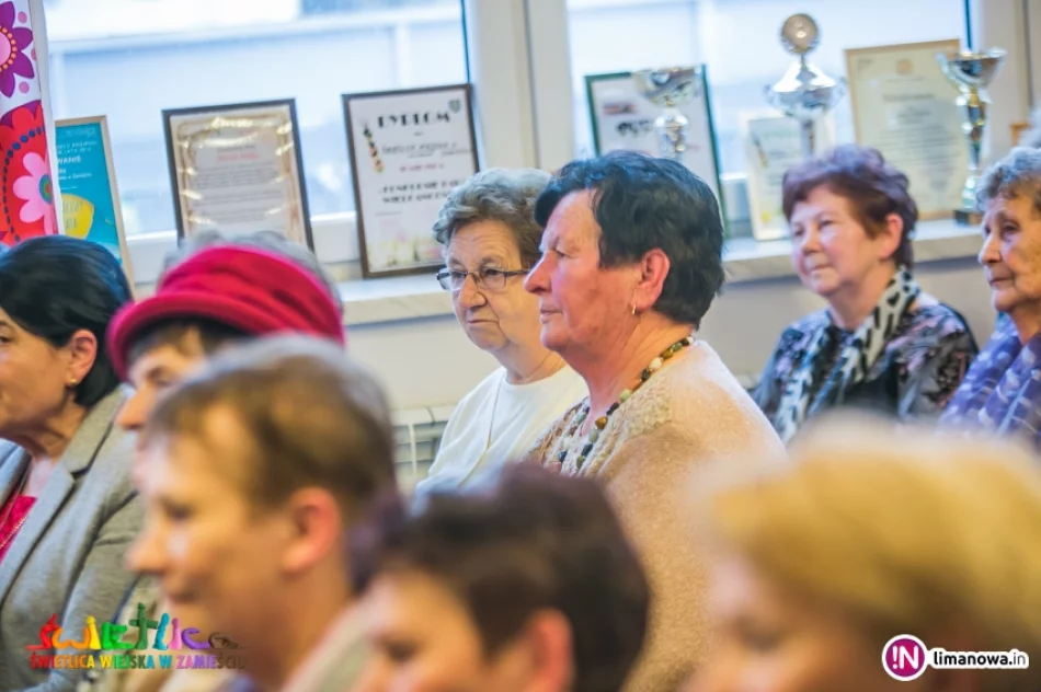 Dzień Kobiet w Śwetlicy Wiejskiej w Zamieściu - 2017 - zdjęcie 9