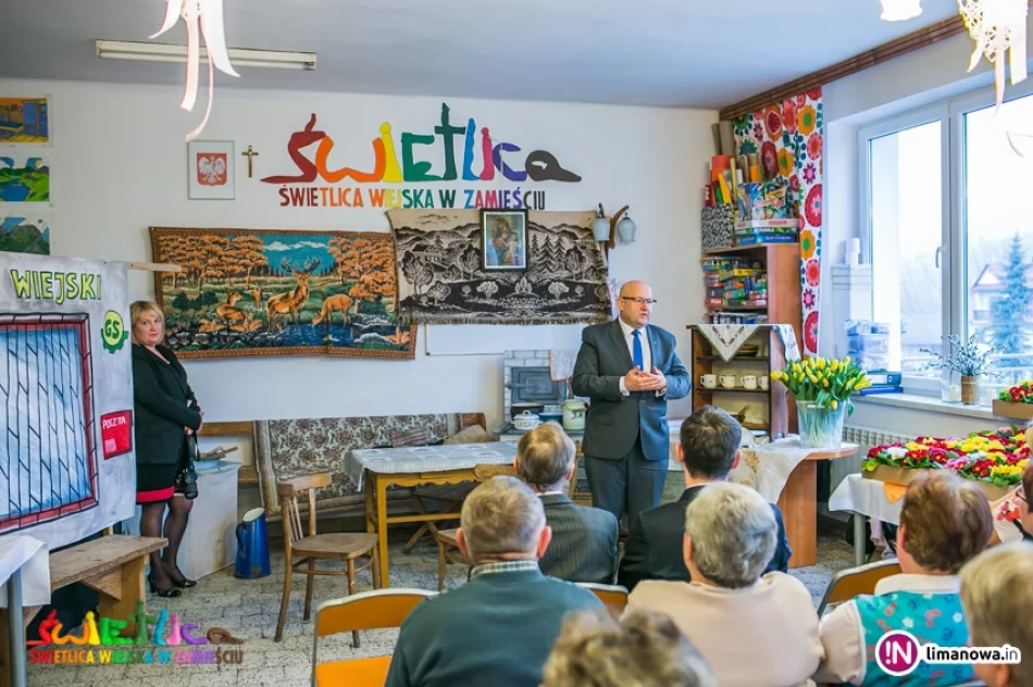 Dzień Kobiet w Śwetlicy Wiejskiej w Zamieściu - 2017 - zdjęcie 13