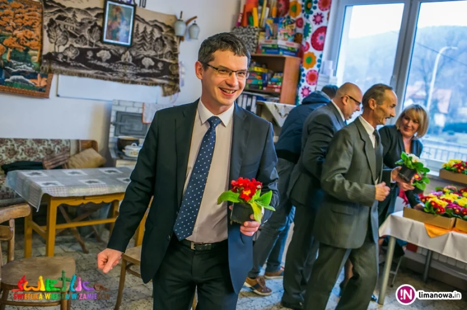 Dzień Kobiet w Śwetlicy Wiejskiej w Zamieściu - 2017 - zdjęcie 14