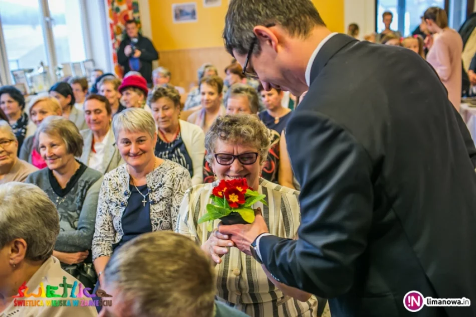 Dzień Kobiet w Śwetlicy Wiejskiej w Zamieściu - 2017 - zdjęcie 15