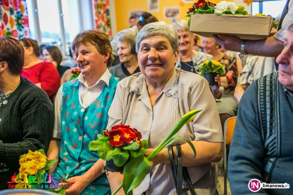 Dzień Kobiet w Śwetlicy Wiejskiej w Zamieściu - 2017 - zdjęcie 19