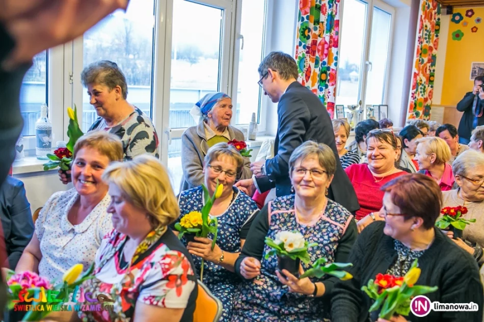 Dzień Kobiet w Śwetlicy Wiejskiej w Zamieściu - 2017 - zdjęcie 20
