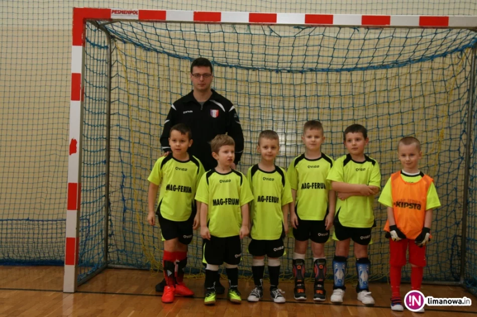 Halowe Mistrzostwa OZPN Nowy Sącz w kategorii skrzatów i żaków 2017 - zdjęcie 5