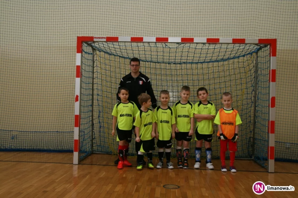 Halowe Mistrzostwa OZPN Nowy Sącz w kategorii skrzatów i żaków 2017 - zdjęcie 6