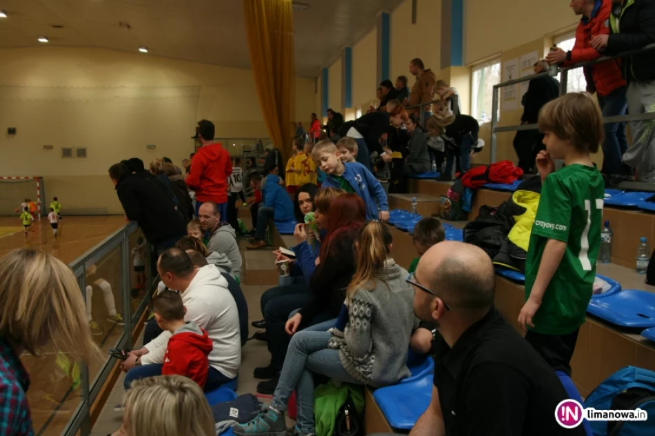 Halowe Mistrzostwa OZPN Nowy Sącz w kategorii skrzatów i żaków 2017 - zdjęcie 12