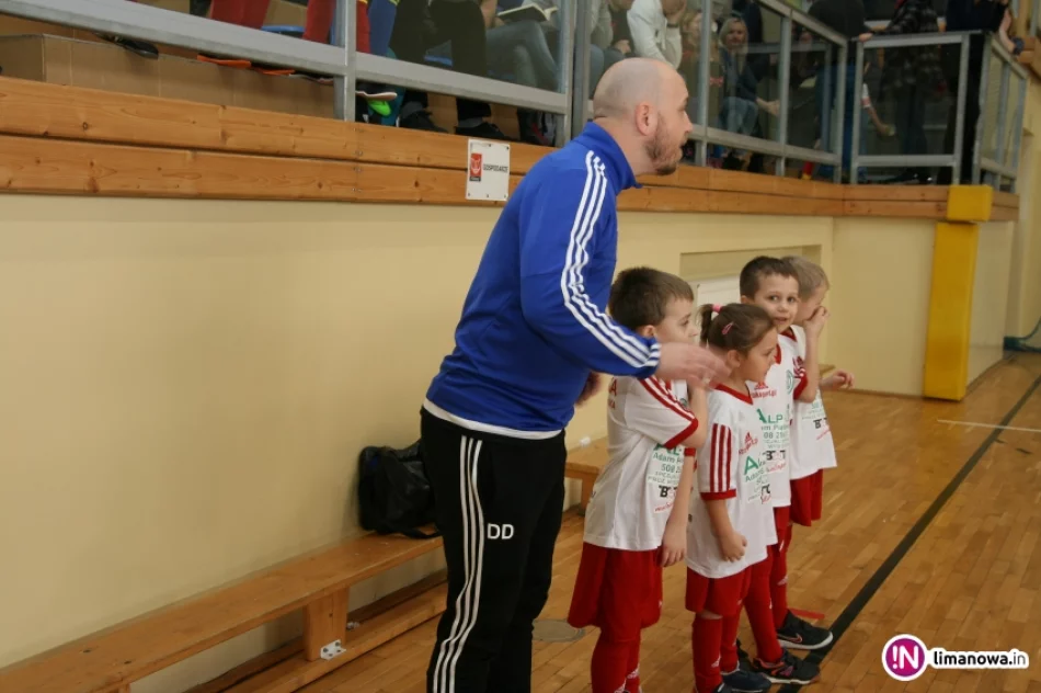 Halowe Mistrzostwa OZPN Nowy Sącz w kategorii skrzatów i żaków 2017 - zdjęcie 18