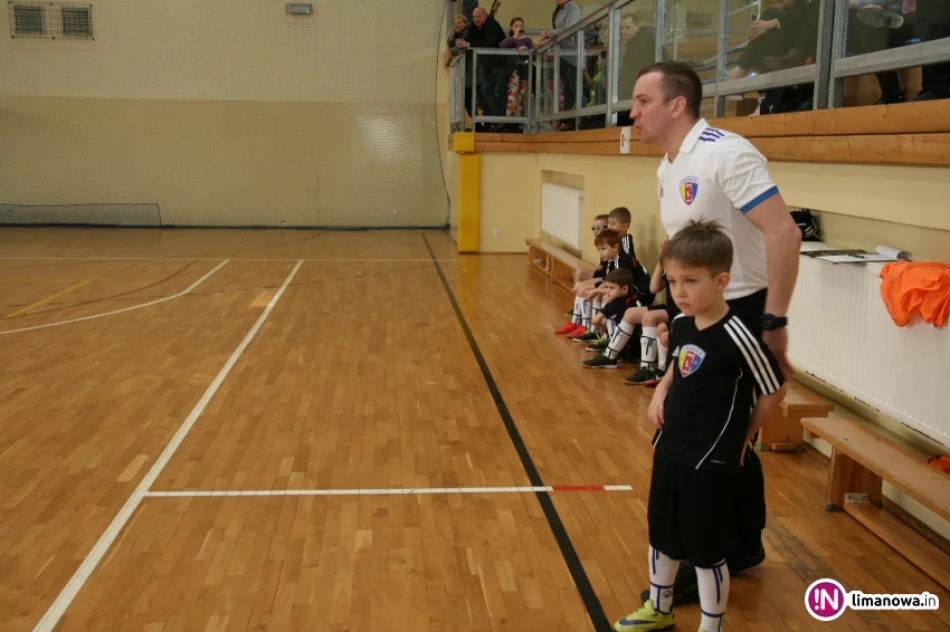 Halowe Mistrzostwa OZPN Nowy Sącz w kategorii skrzatów i żaków 2017 - zdjęcie 19