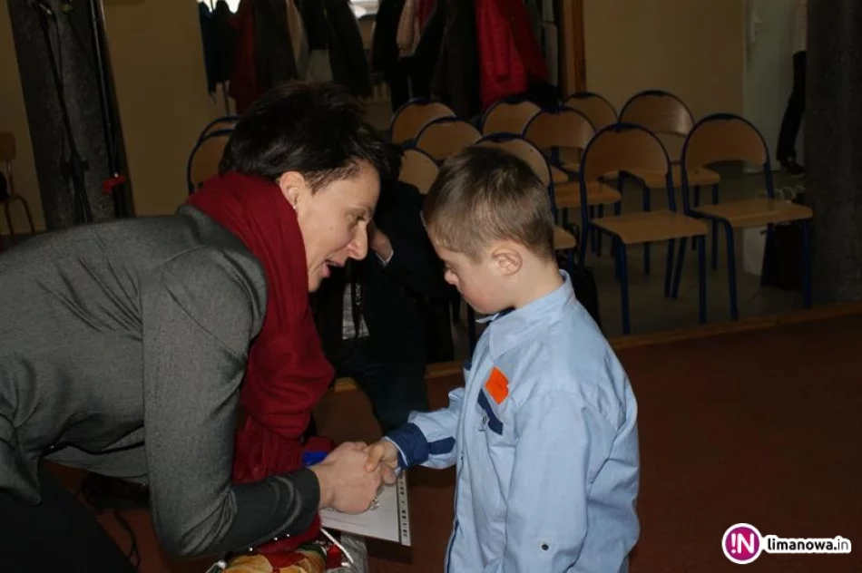 VIII Miejsko-Gminny Bożonarodzeniowy Konkurs Plastyczny dla dzieci niepełnosprawnych - zdjęcie 7