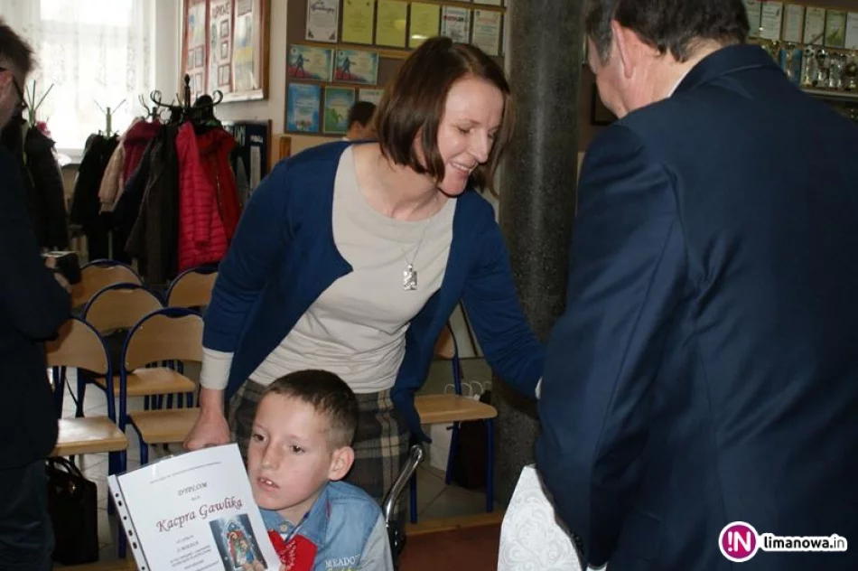 VIII Miejsko-Gminny Bożonarodzeniowy Konkurs Plastyczny dla dzieci niepełnosprawnych - zdjęcie 11