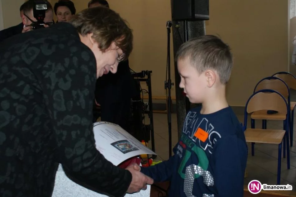 VIII Miejsko-Gminny Bożonarodzeniowy Konkurs Plastyczny dla dzieci niepełnosprawnych - zdjęcie 12