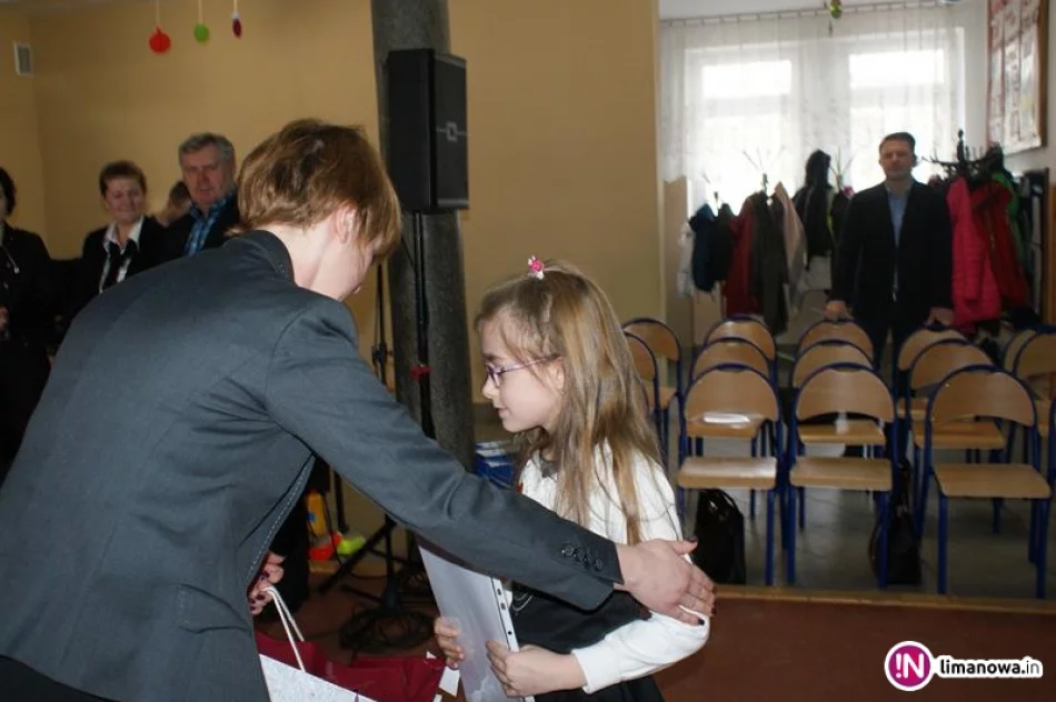 VIII Miejsko-Gminny Bożonarodzeniowy Konkurs Plastyczny dla dzieci niepełnosprawnych - zdjęcie 17