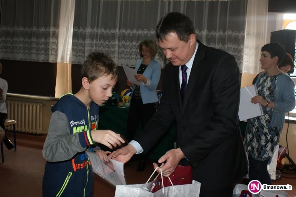 VIII Miejsko-Gminny Bożonarodzeniowy Konkurs Plastyczny dla dzieci niepełnosprawnych - zdjęcie 19