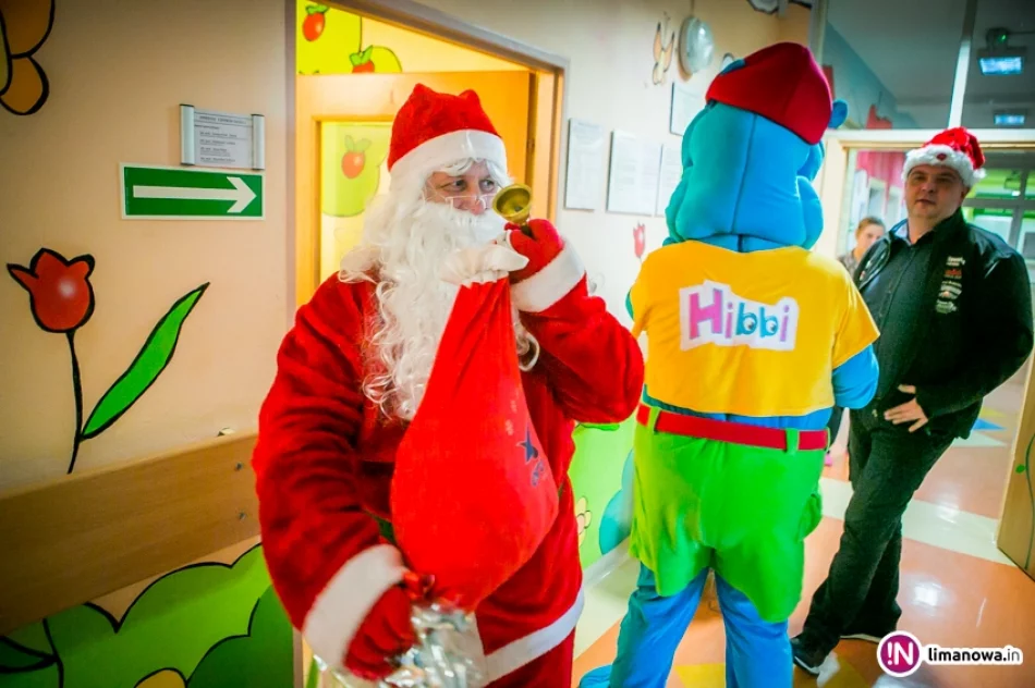 Święty Mikołaj u małych pacjentów w limanowskim szpitalu (2016) - zdjęcie 10