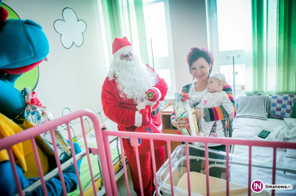 Święty Mikołaj u małych pacjentów w limanowskim szpitalu (2016) - zdjęcie 11