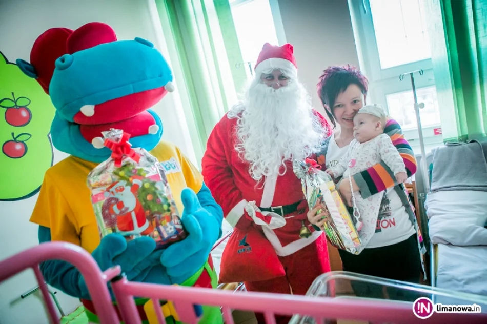 Święty Mikołaj u małych pacjentów w limanowskim szpitalu (2016) - zdjęcie 12