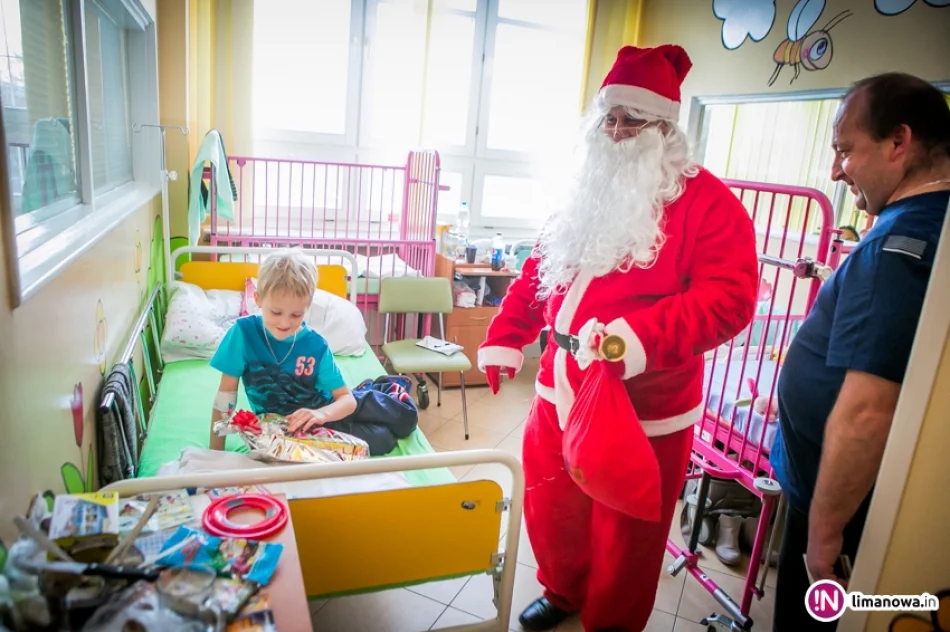 Święty Mikołaj u małych pacjentów w limanowskim szpitalu (2016) - zdjęcie 18