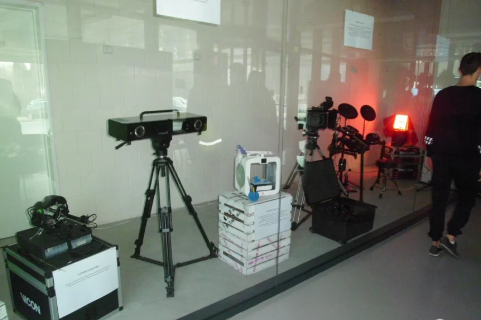 Młodzież wśród nowych technologii - zdjęcie 15