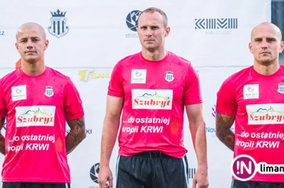 Prezentacja Sandecji, nadal z logiem firmy Szubryt na koszulkach - zdjęcie 2