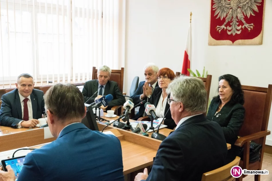 Minister Elżbieta Rafalska w Limanowej - zdjęcie 3