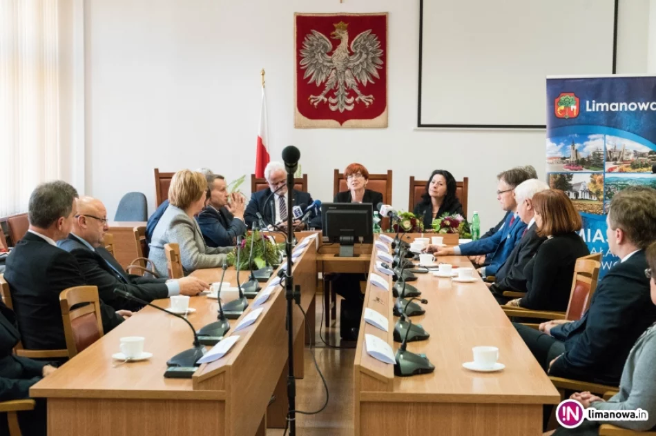 Minister Elżbieta Rafalska w Limanowej - zdjęcie 5