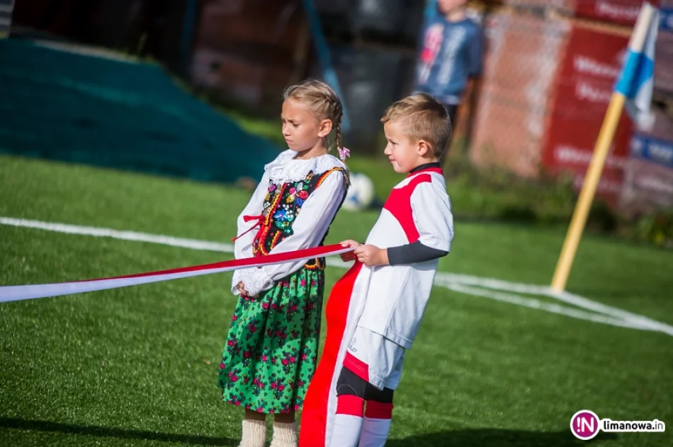 Otwarcie zmodernizowanego boiska KS "Sokół" Słopnice - zdjęcie 7