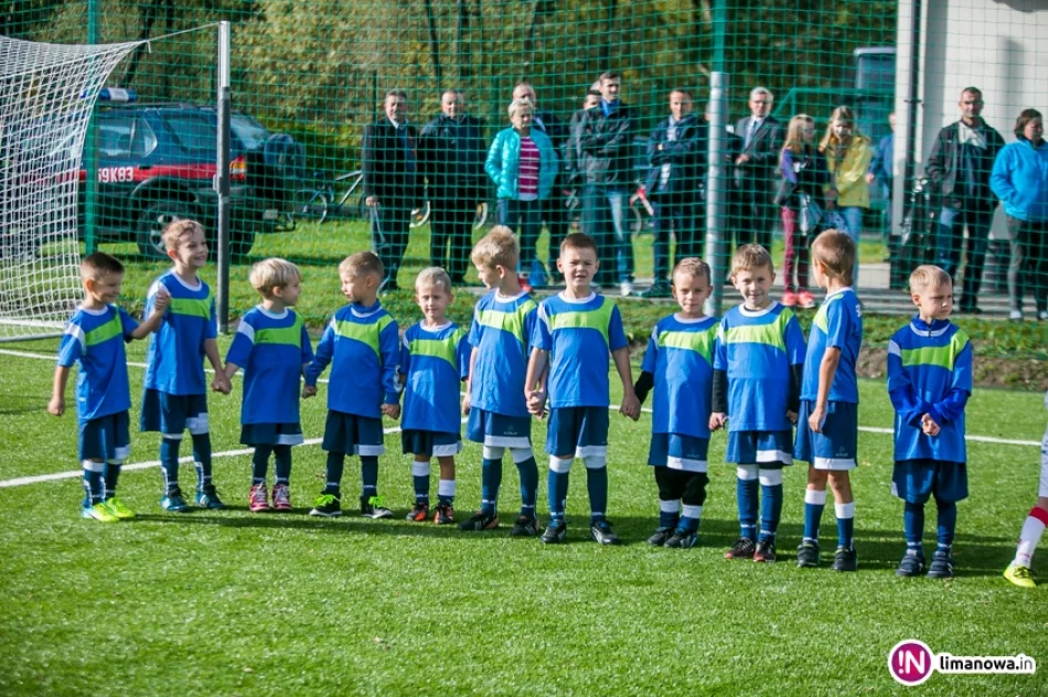 Otwarcie zmodernizowanego boiska KS "Sokół" Słopnice - zdjęcie 10