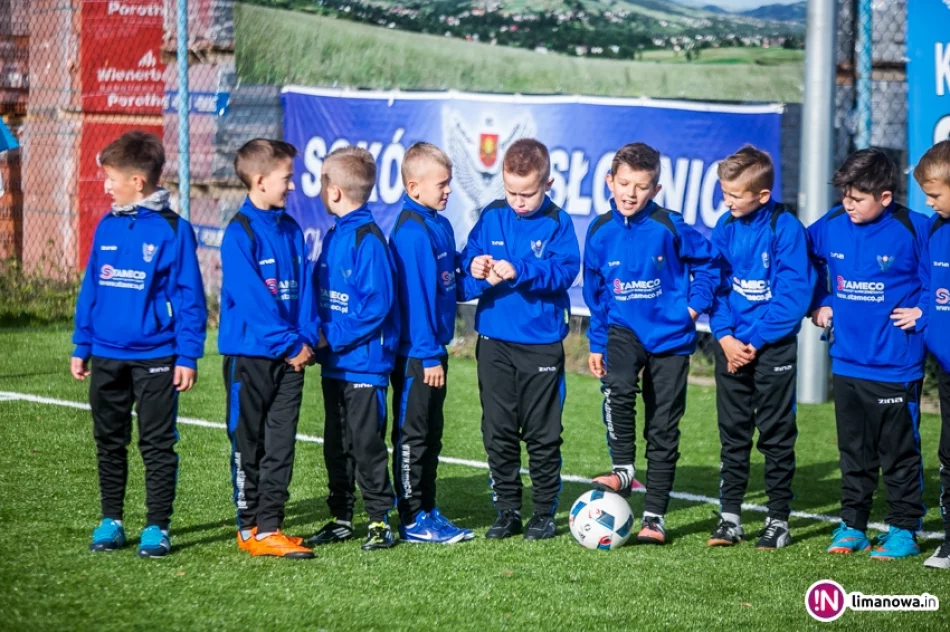 Otwarcie zmodernizowanego boiska KS "Sokół" Słopnice - zdjęcie 11