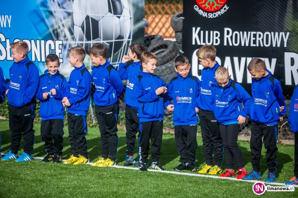 Otwarcie zmodernizowanego boiska KS "Sokół" Słopnice - zdjęcie 14